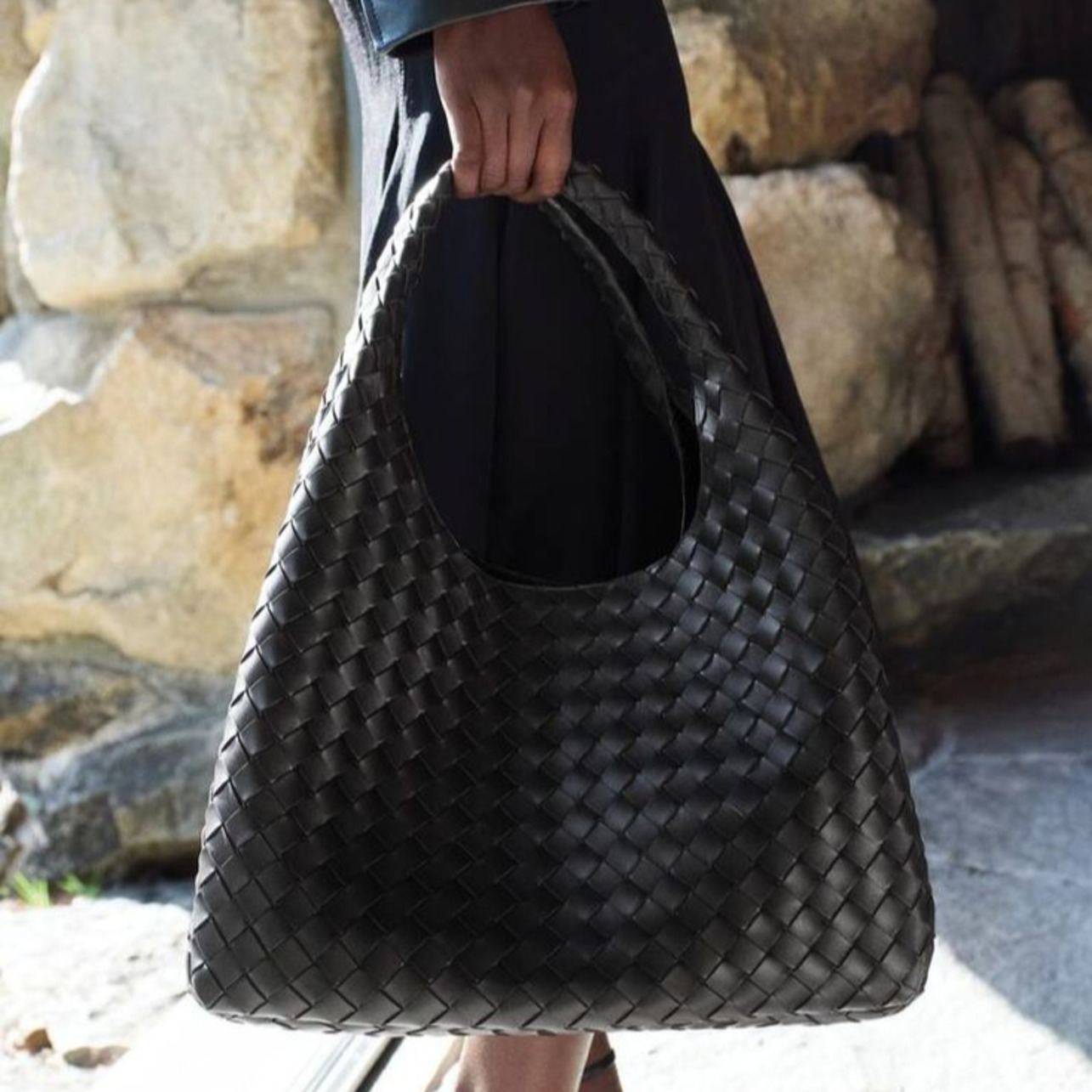 jabob-elordi-bottega-veneta-campana-bag-style-rave