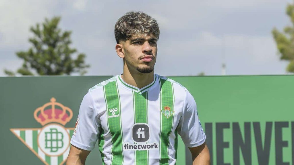 Barça weighs recall of Ezzalzouli from Betis Sevilla