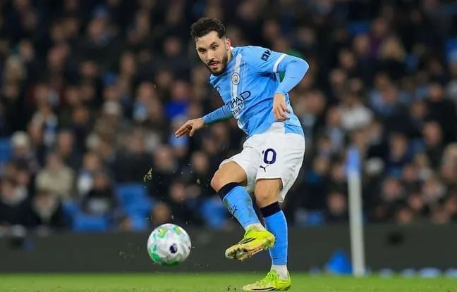 Rayan Cherki sparks debate over his role at Manchester City