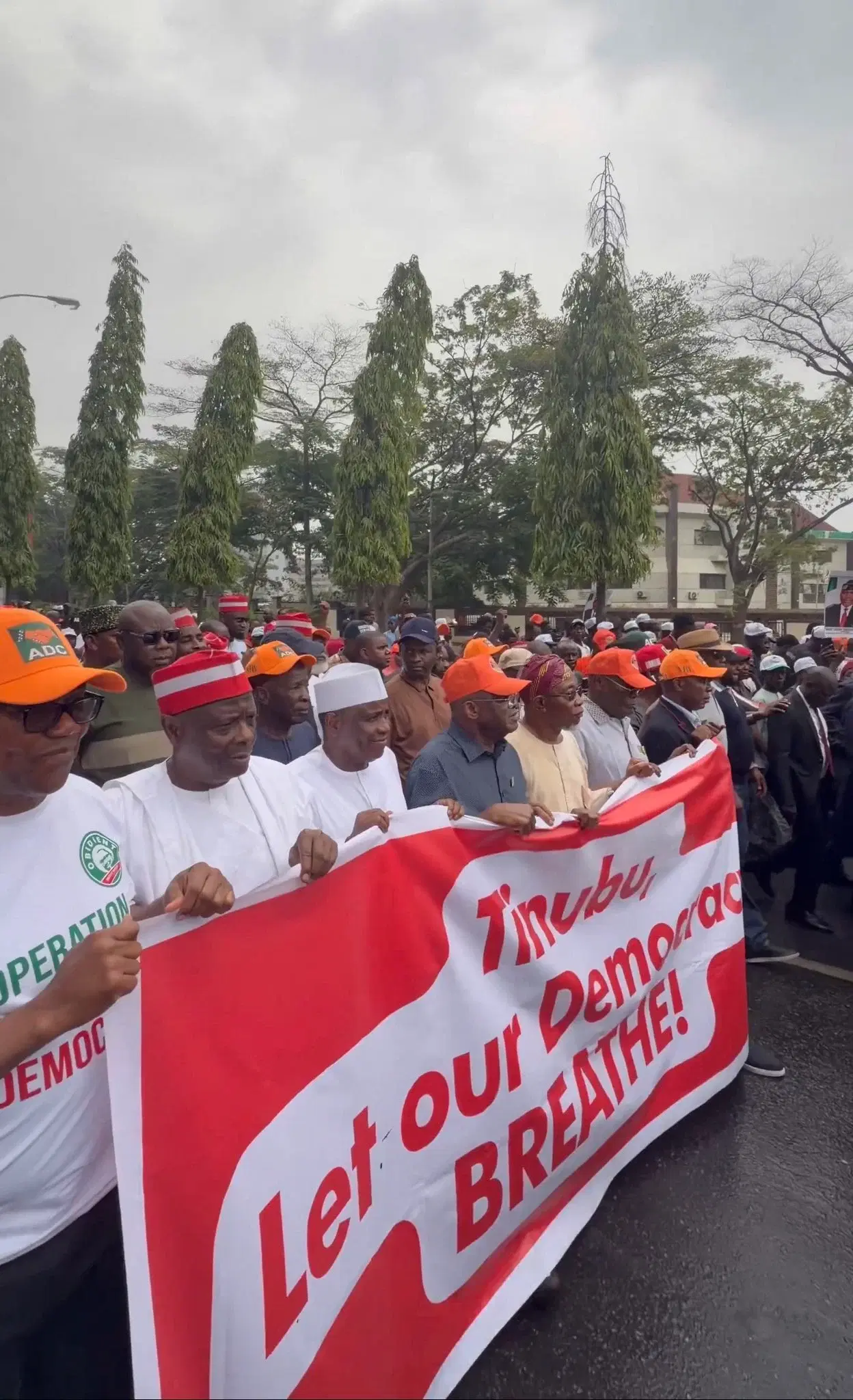 Video/ Photos: Atiku, Obi, Kwankwaso, Aregbesola, others lead protest to INEC hqtrs