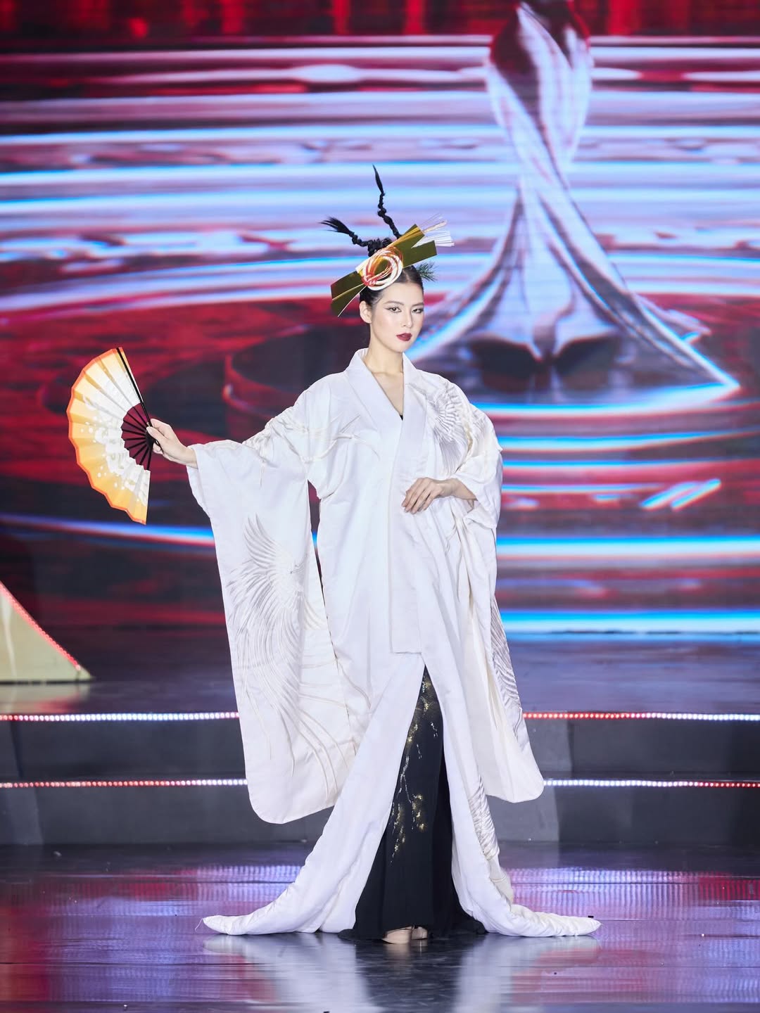 woman wearing traditional japanese dress fashion cultural