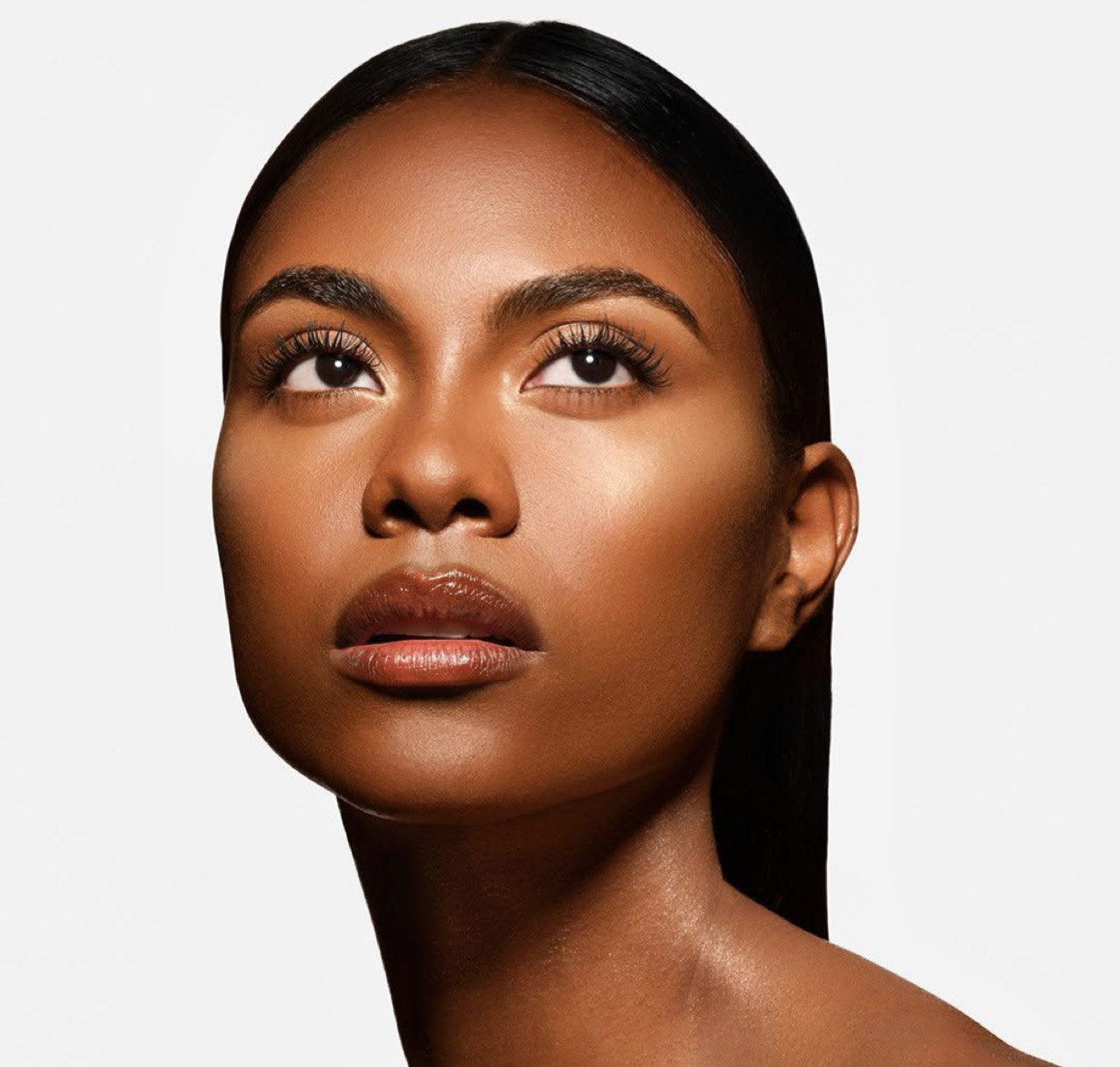 best-dewy-foundation-for-oily-skin